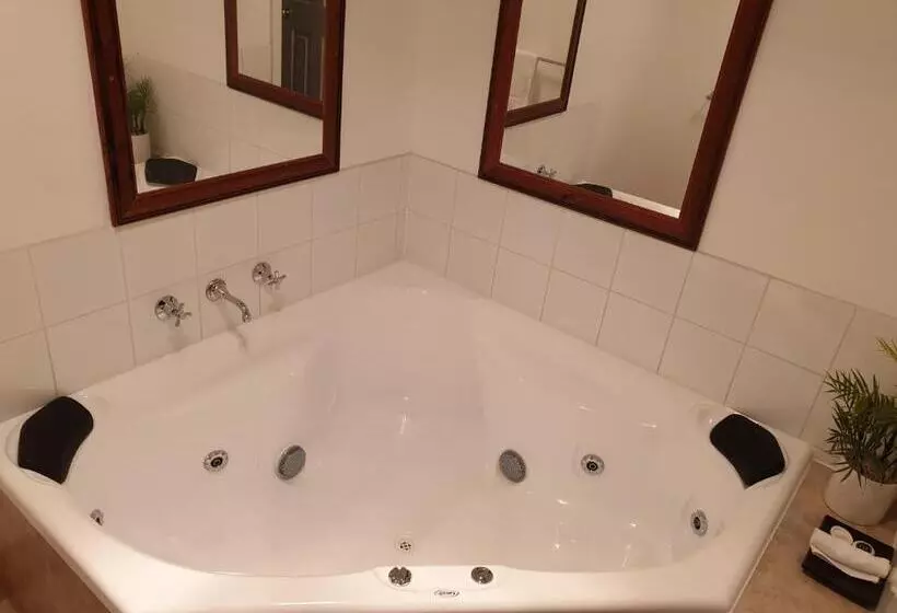 Motelli Chateau Bass