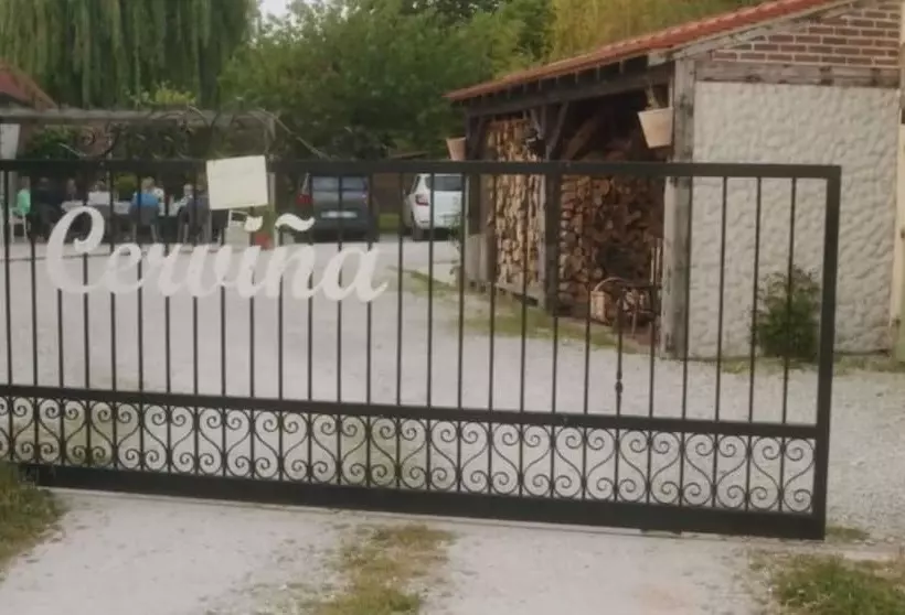 ベッドアンドブレックファースト Maison Cerviña