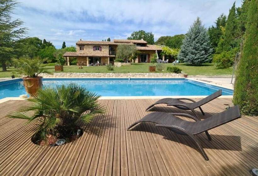 ベッドアンドブレックファースト Mas Au Coeur De La Provence   Chambres D Hotes