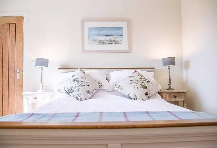 Hill Stables, Ufford