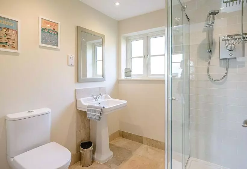 Hill Stables, Ufford