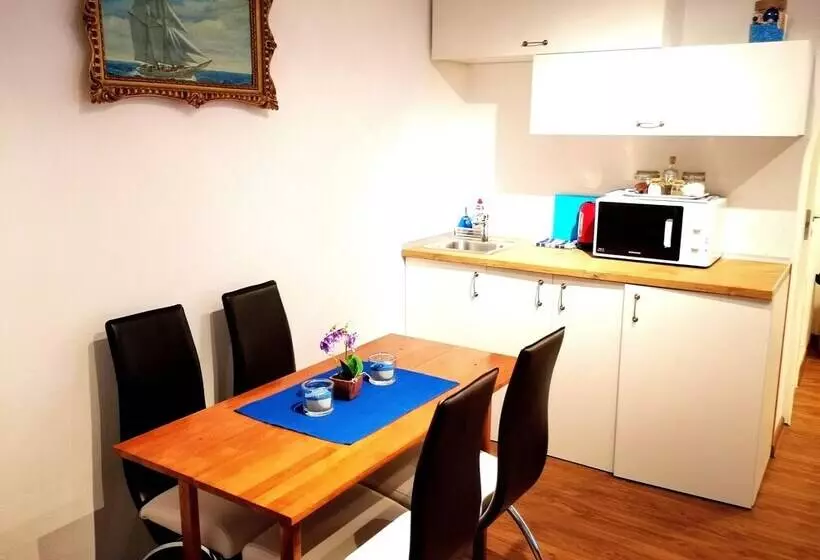 هتل Meridian Apartments