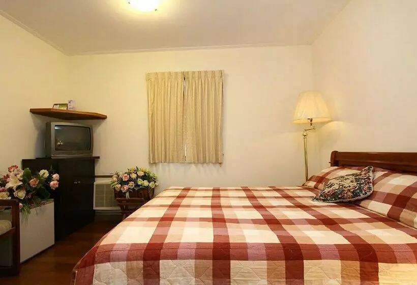 هتل Taitung Garden Cabin