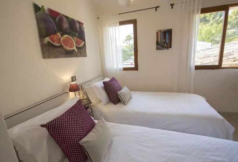 Aamiaismajoitus (B&B) Mas Des Avelines