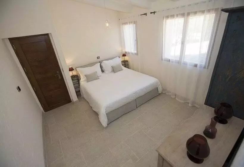 Aamiaismajoitus (B&B) Mas Des Avelines