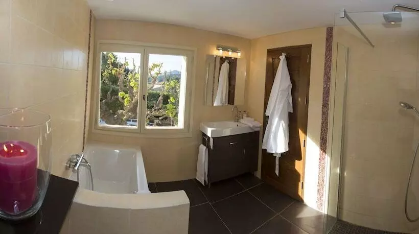 Aamiaismajoitus (B&B) Mas Des Avelines