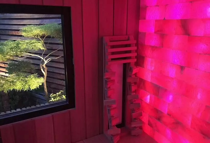Aamiaismajoitus (B&B) Urbanhouse Cocoon Studio