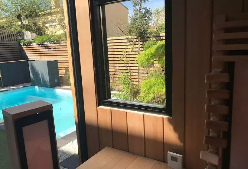 Aamiaismajoitus (B&B) Urbanhouse Cocoon Studio