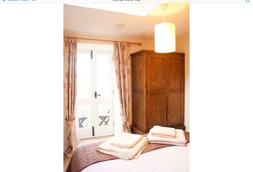 Bryn Melyn Farm Cottages  5 Luxury Cottages In A Stunning Setting With Wood Fired Hot Tub