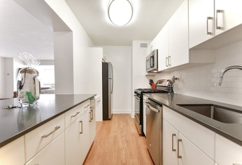 Global Luxury Suites At Emerson Place