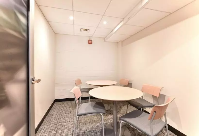 Global Luxury Suites At Emerson Place