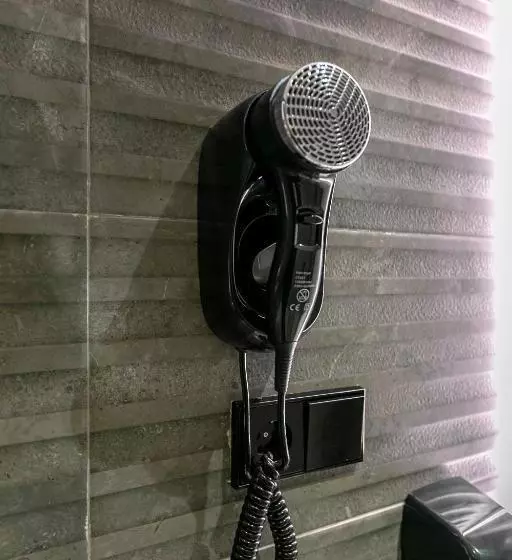 هتل Hostal Anton Martin