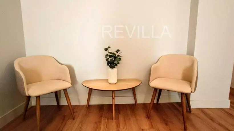 هتل Hostal Anton Martin