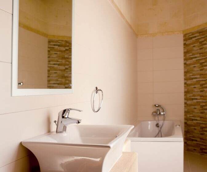 هتل روستایی Serkuzan