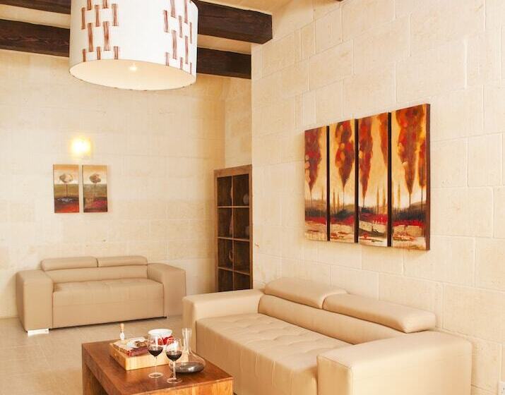 هتل روستایی Serkuzan