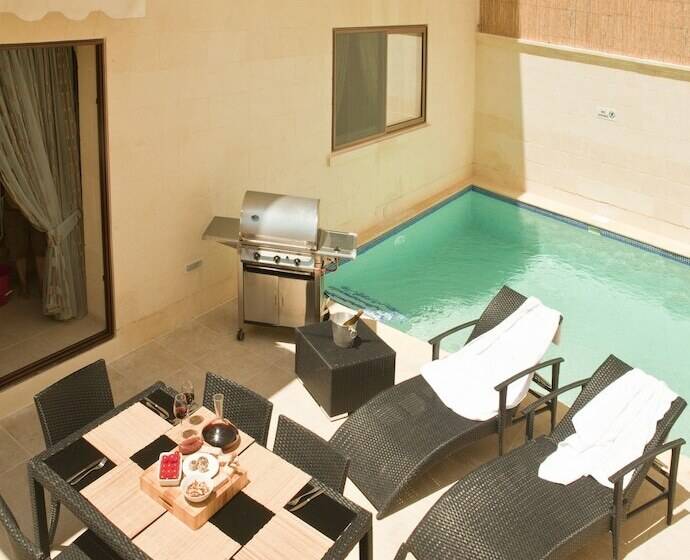 هتل روستایی Serkuzan