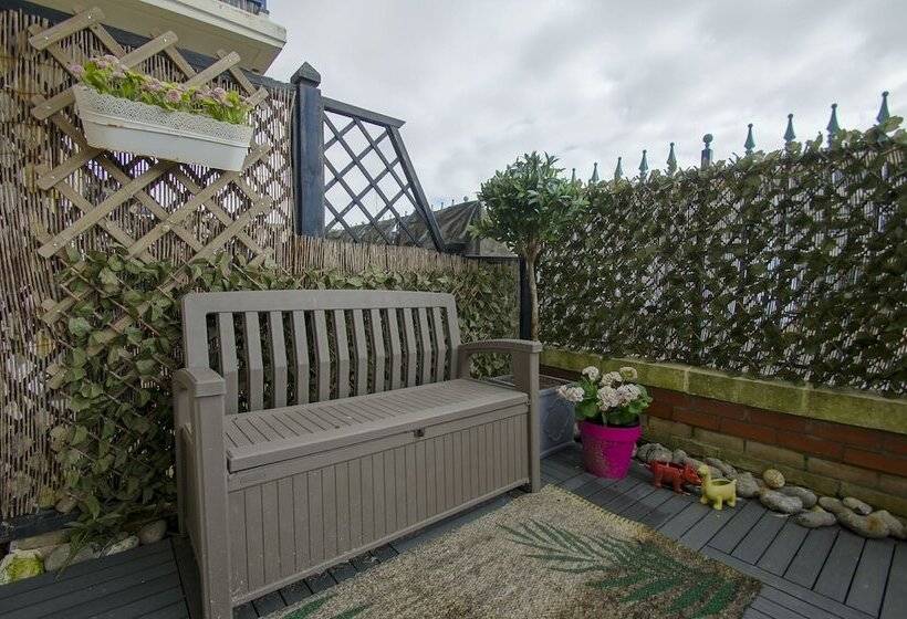 Marina Apartment Parking By Brighton Holiday Lets