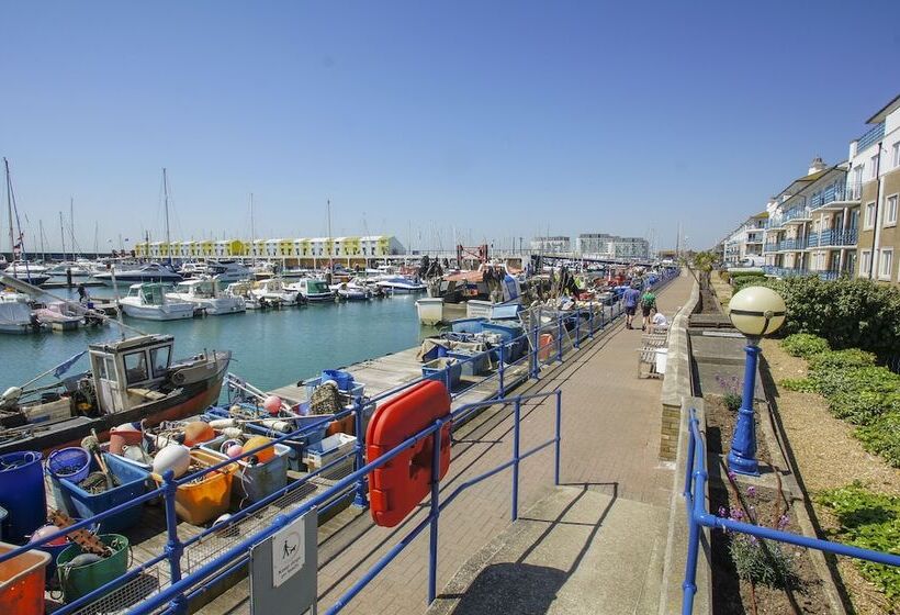 Marina Apartment Parking By Brighton Holiday Lets