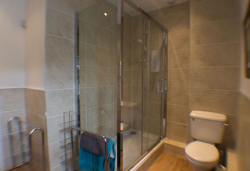 Silver Lining   Cottage By The Sea