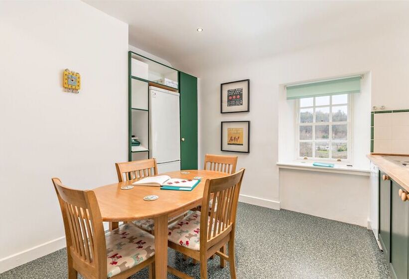 Silver Lining   Cottage By The Sea