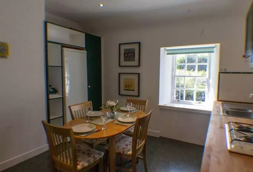 Silver Lining   Cottage By The Sea