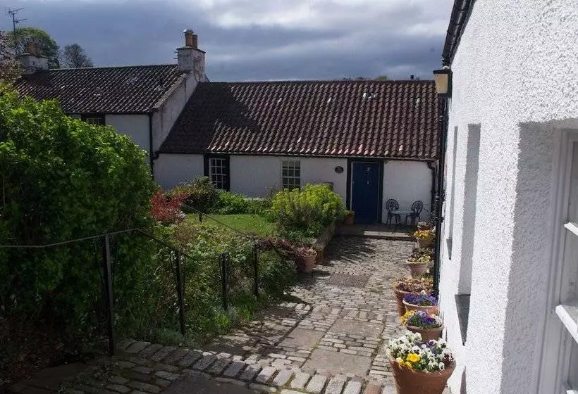 Silver Lining   Cottage By The Sea