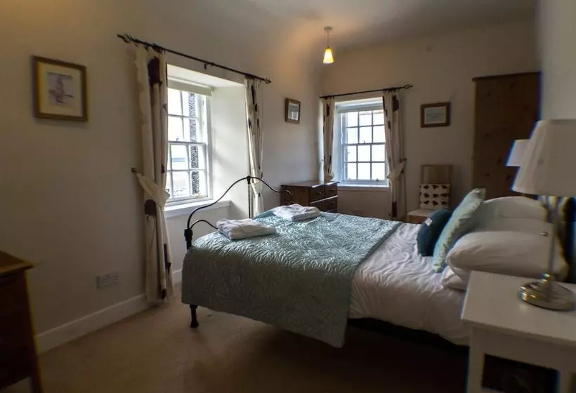 Silver Lining   Cottage By The Sea