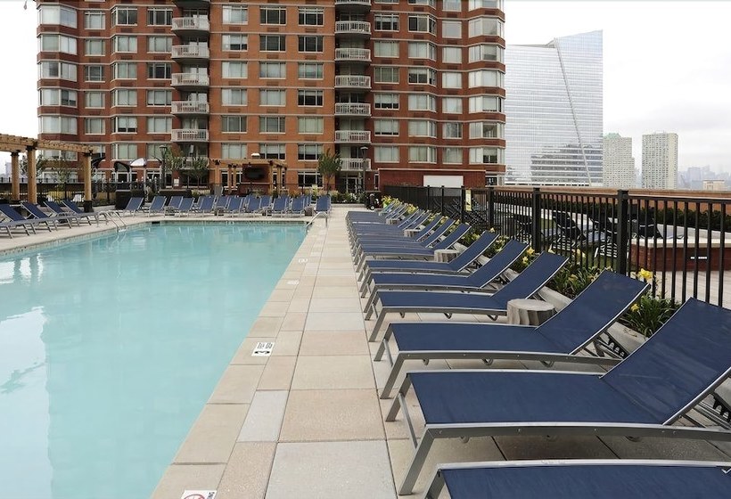 Skyview Luxury Suites  New York City