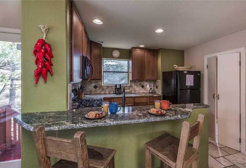 2 Spirit Lodge Two Bedroom Cabin With Hot Tub