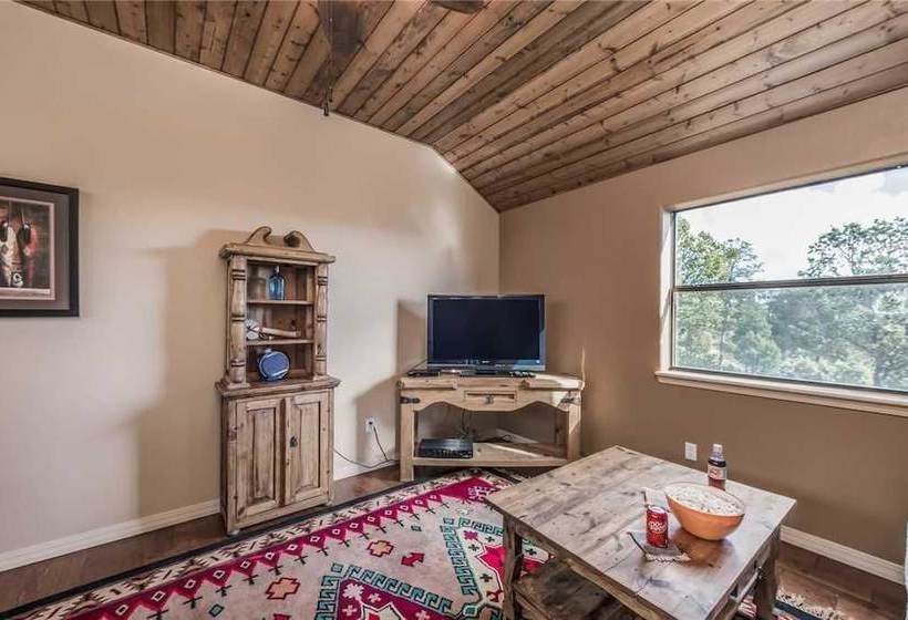 2 Spirit Lodge Two Bedroom Cabin With Hot Tub