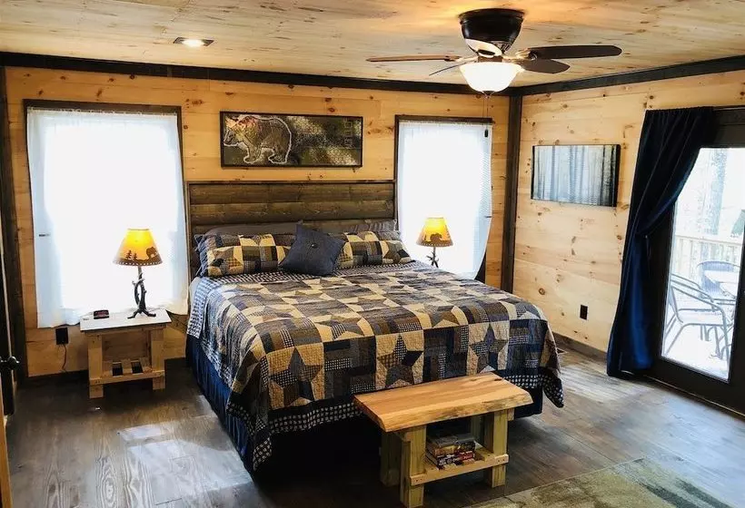 Treetops Retreat