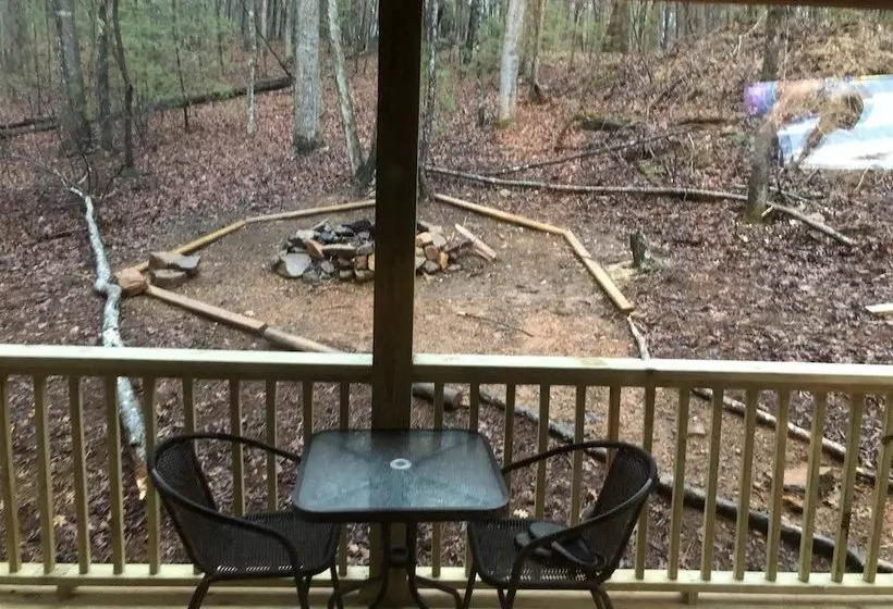 Treetops Retreat