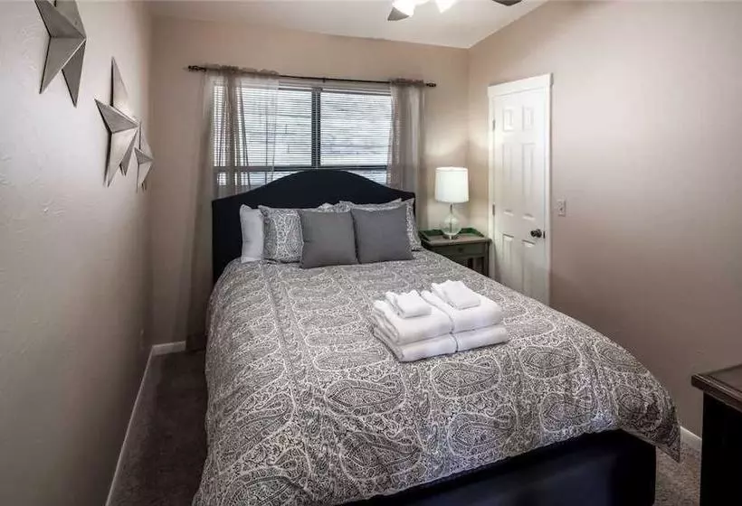 White Mountain Paradise  Four Bedroom Cabin