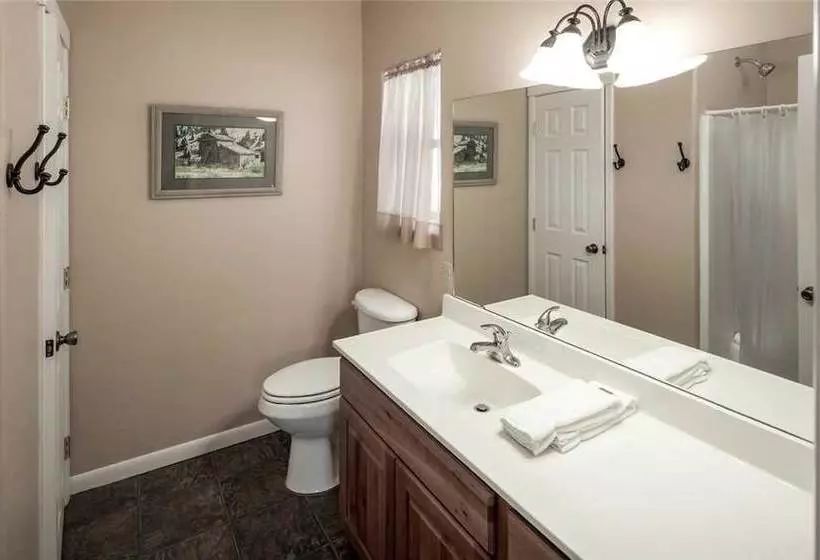 White Mountain Paradise  Four Bedroom Cabin