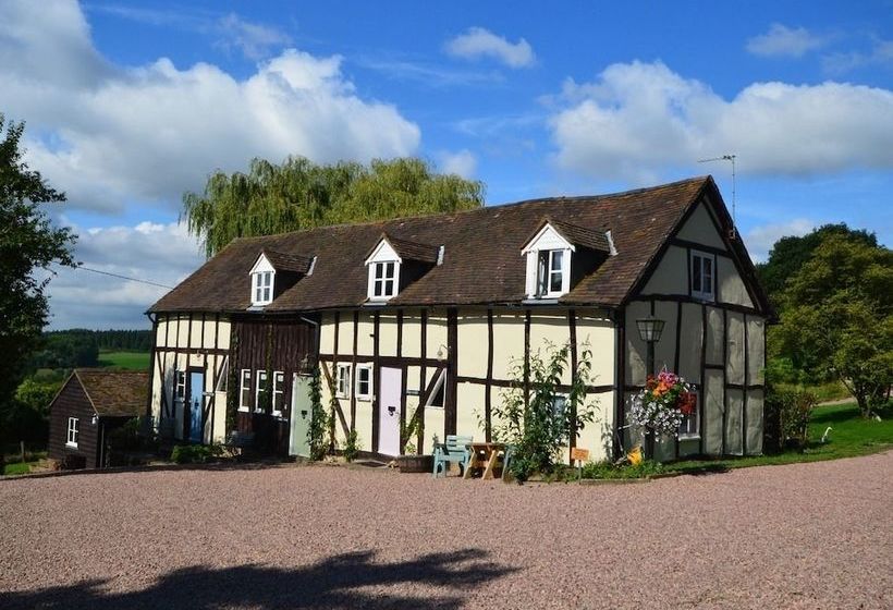 Whitewells Farm Cottages
