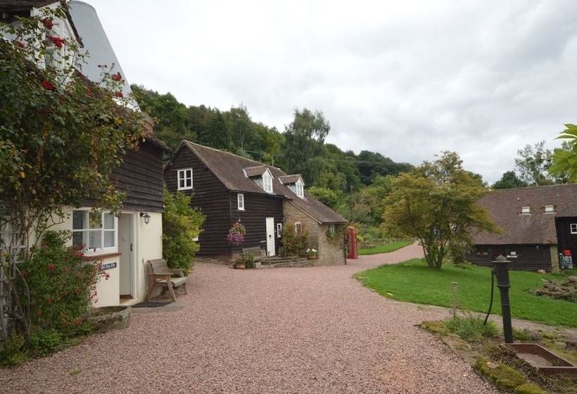 Whitewells Farm Cottages