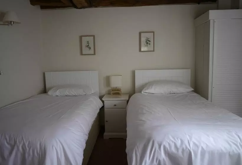 Whitewells Farm Cottages