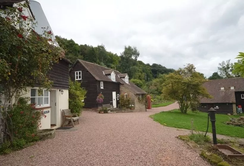 Whitewells Farm Cottages