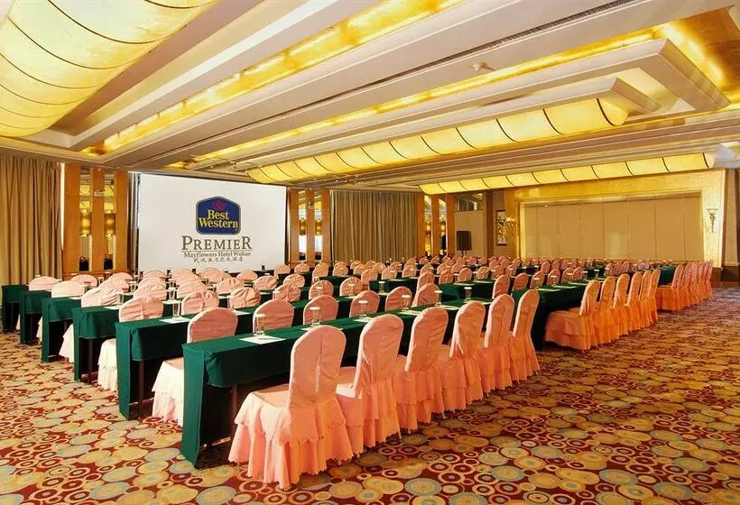 ホテル Wuhan Premier Mayflowers