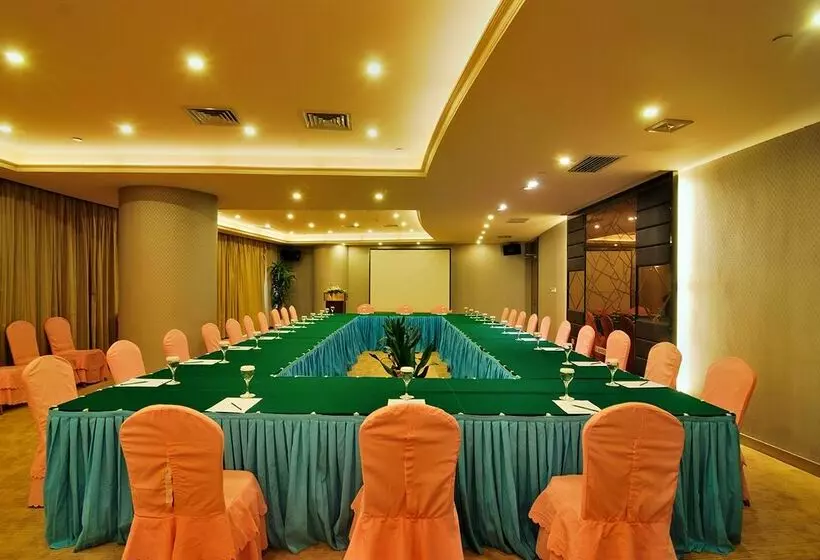 ホテル Wuhan Premier Mayflowers