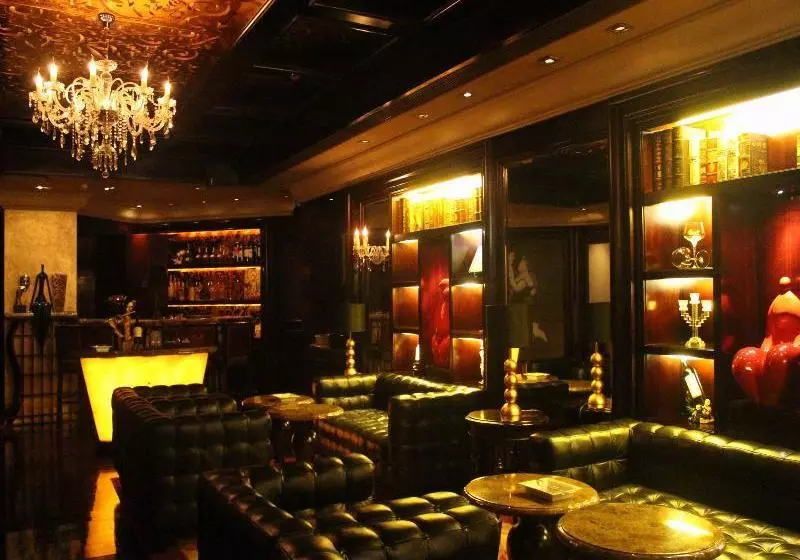 ホテル 999 Royal Suites & Towers