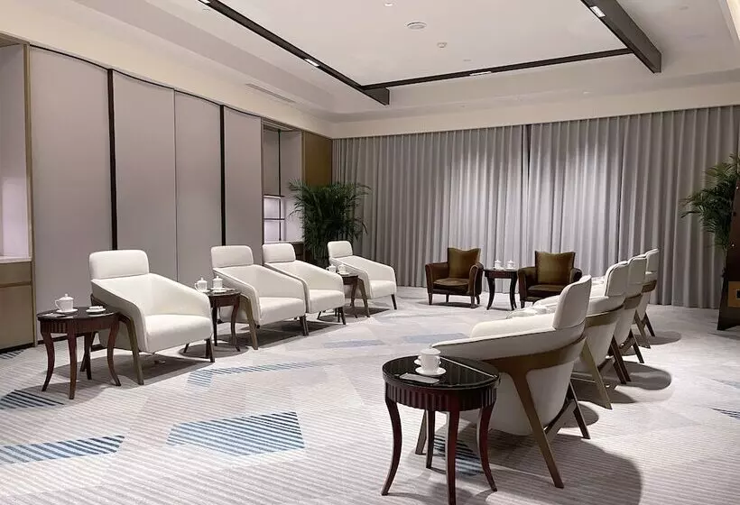 Отель Voco Changzhou Fudu