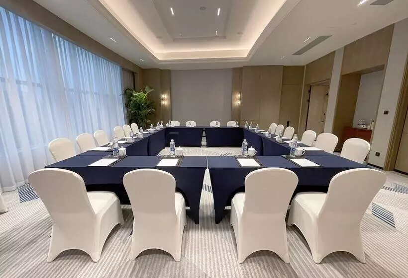 Отель Voco Changzhou Fudu