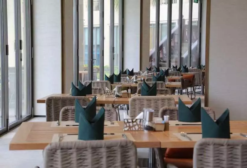 Отель Holiday Inn Resort Sanya Bay, An Ihg