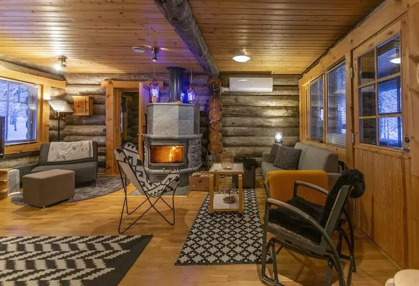 Kuukkeli Log Houses Villa Aurora