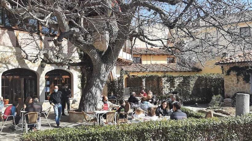 فندق Apartamentos Turísticos El Nogal