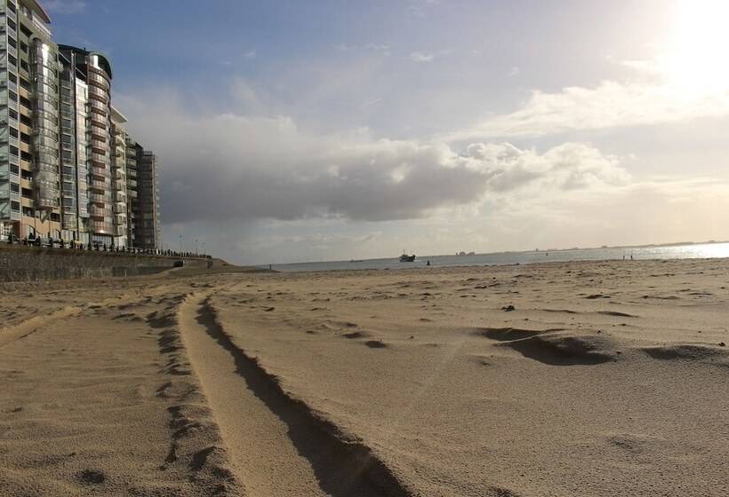 فندق Zandpaviljoen Pier 7