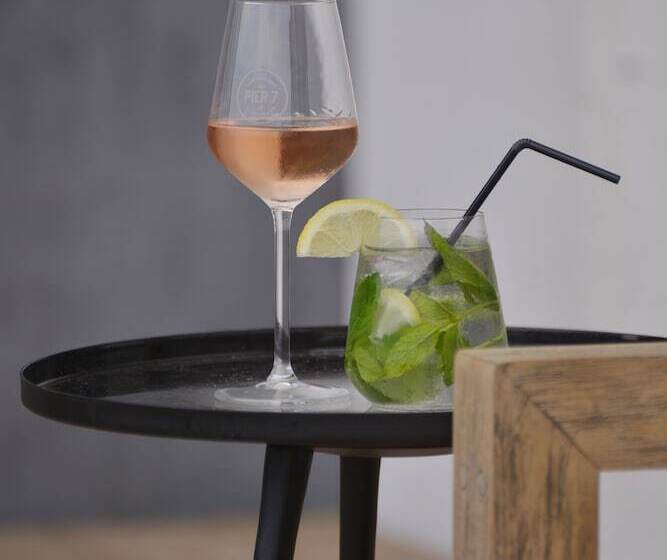 فندق Zandpaviljoen Pier 7