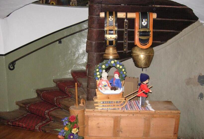 הוסטל Pension Hof Zur Stilli