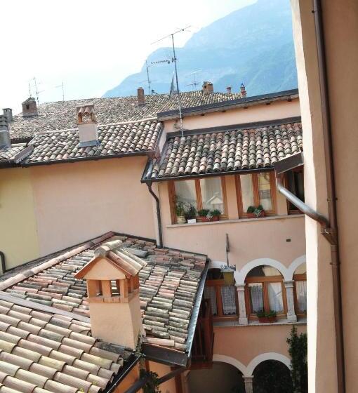 ベッドアンドブレックファースト Ai Vellutai